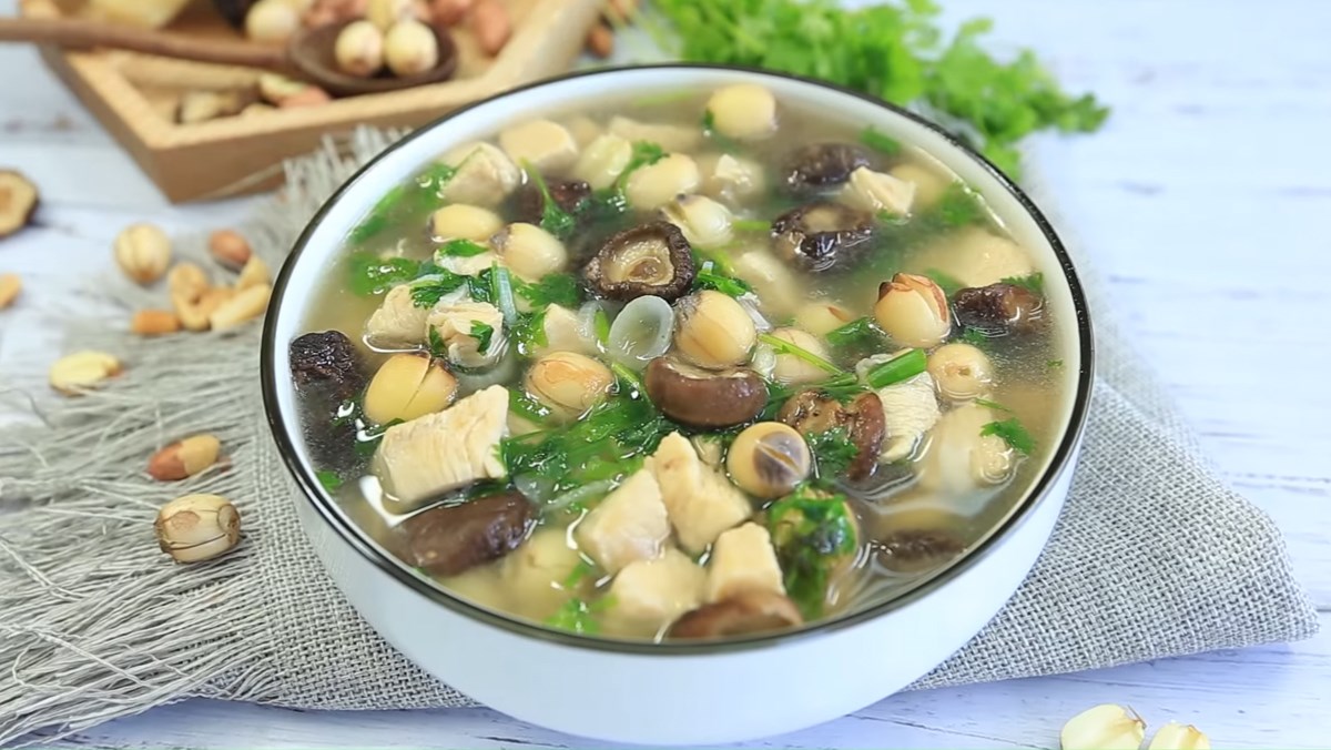 2 Cách nấu canh gà hạt sen và gà hầm hạt sen thơm ngon, bổ dưỡng