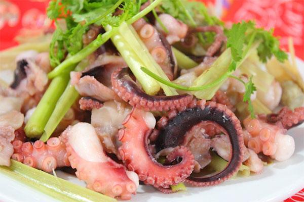 Cách làm món bạch tuộc hấp sả ớt gừng