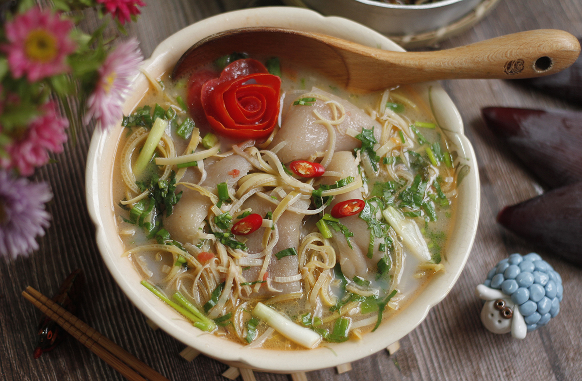 Canh móng giò hoa chuối - món ngon lợi sữa