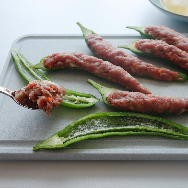 Ớt nhồi thịt chiên